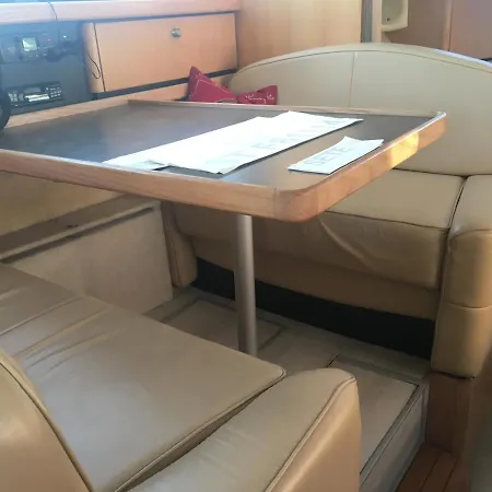 Ботель Bateau A Quai